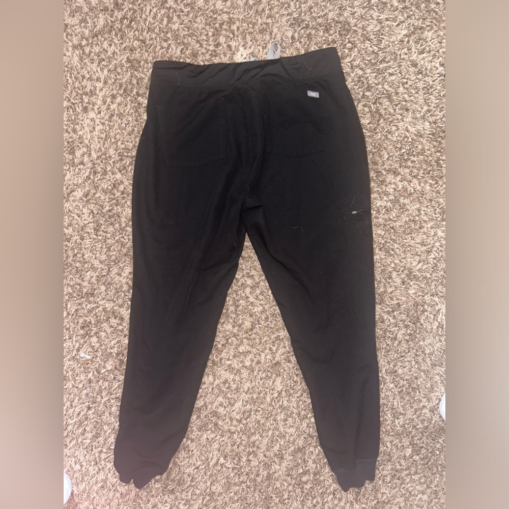 black medium figs scrub top & joggers